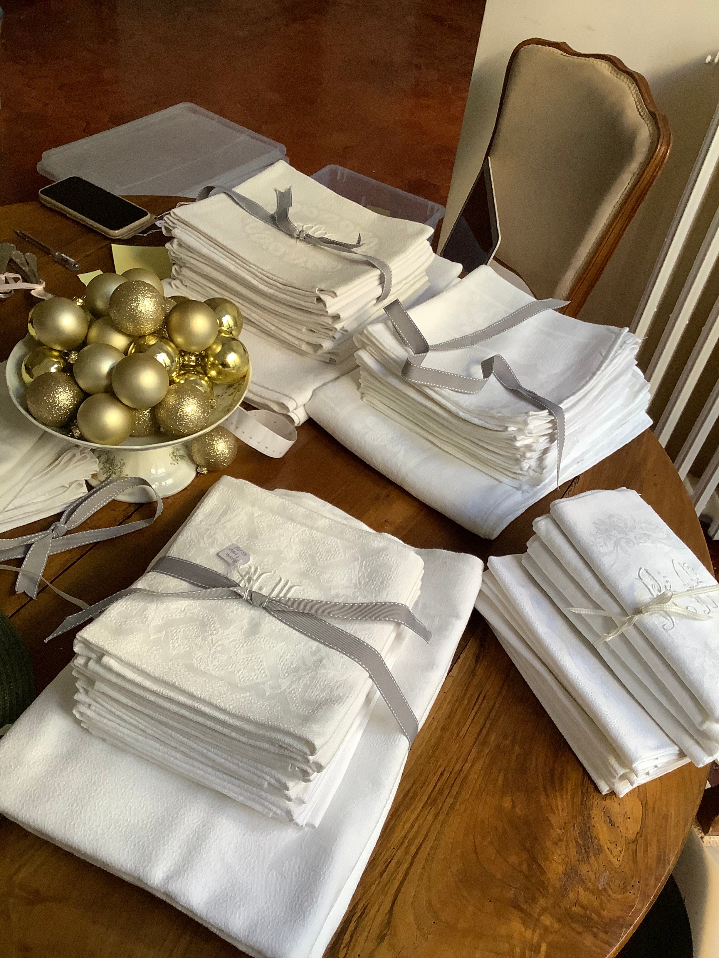 Antique French Tablecloth and Napkins in White Linen, 1900, Set of 24 for  sale at Pamono